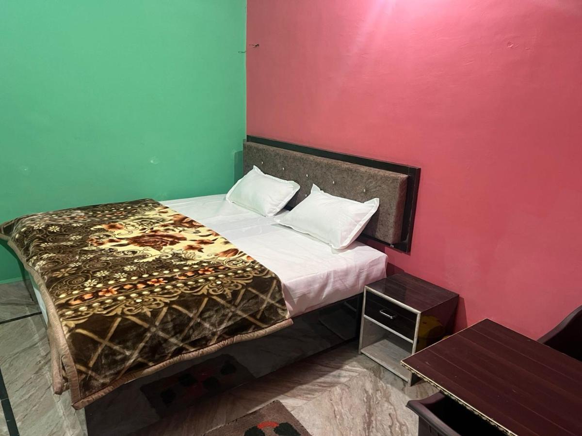 Indiana Home Stay Khajurāho Buitenkant foto