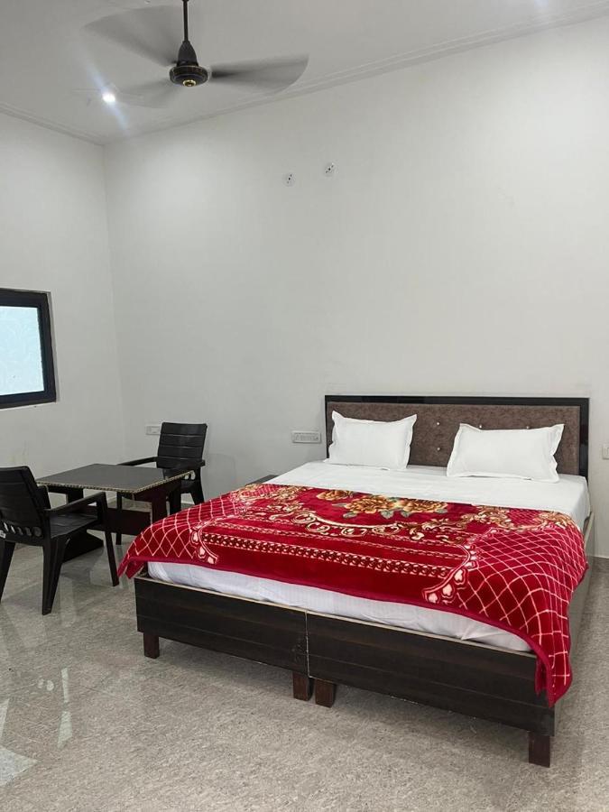Indiana Home Stay Khajurāho Buitenkant foto